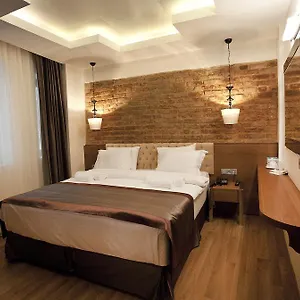 Pera Line Otel